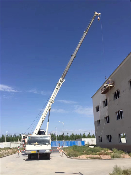峨眉山市“轻装强干”—— 吊车的 “轻量化臂架” 技术